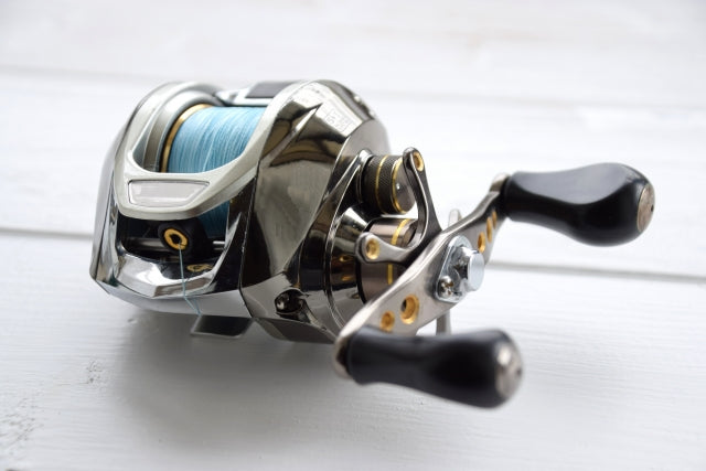 ベイトリールの用途別おすすめ27選！飛距離を出す秘訣やメンテ方法は？